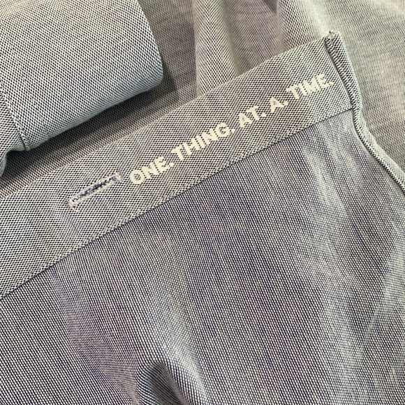 Lululemon commissioners button-up. light blue. XL - Picture 4 of 5